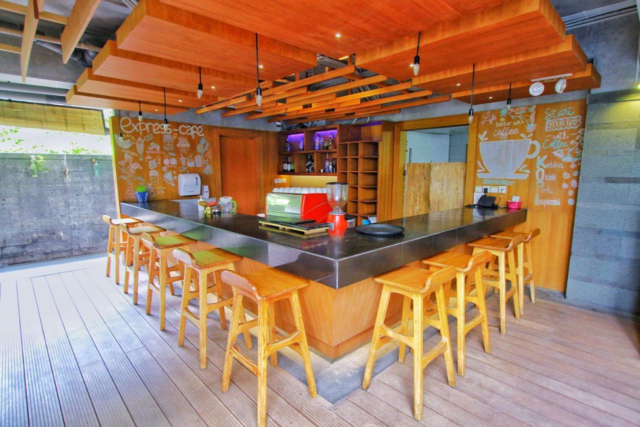 Hotel Swiss-Belexpress Kuta Legian Exteriér fotografie