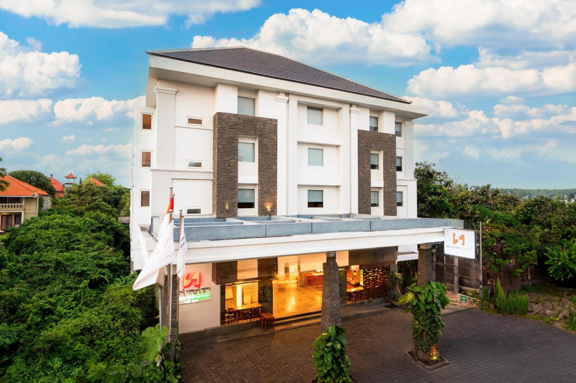 Hotel Swiss-Belexpress Kuta Legian Exteriér fotografie