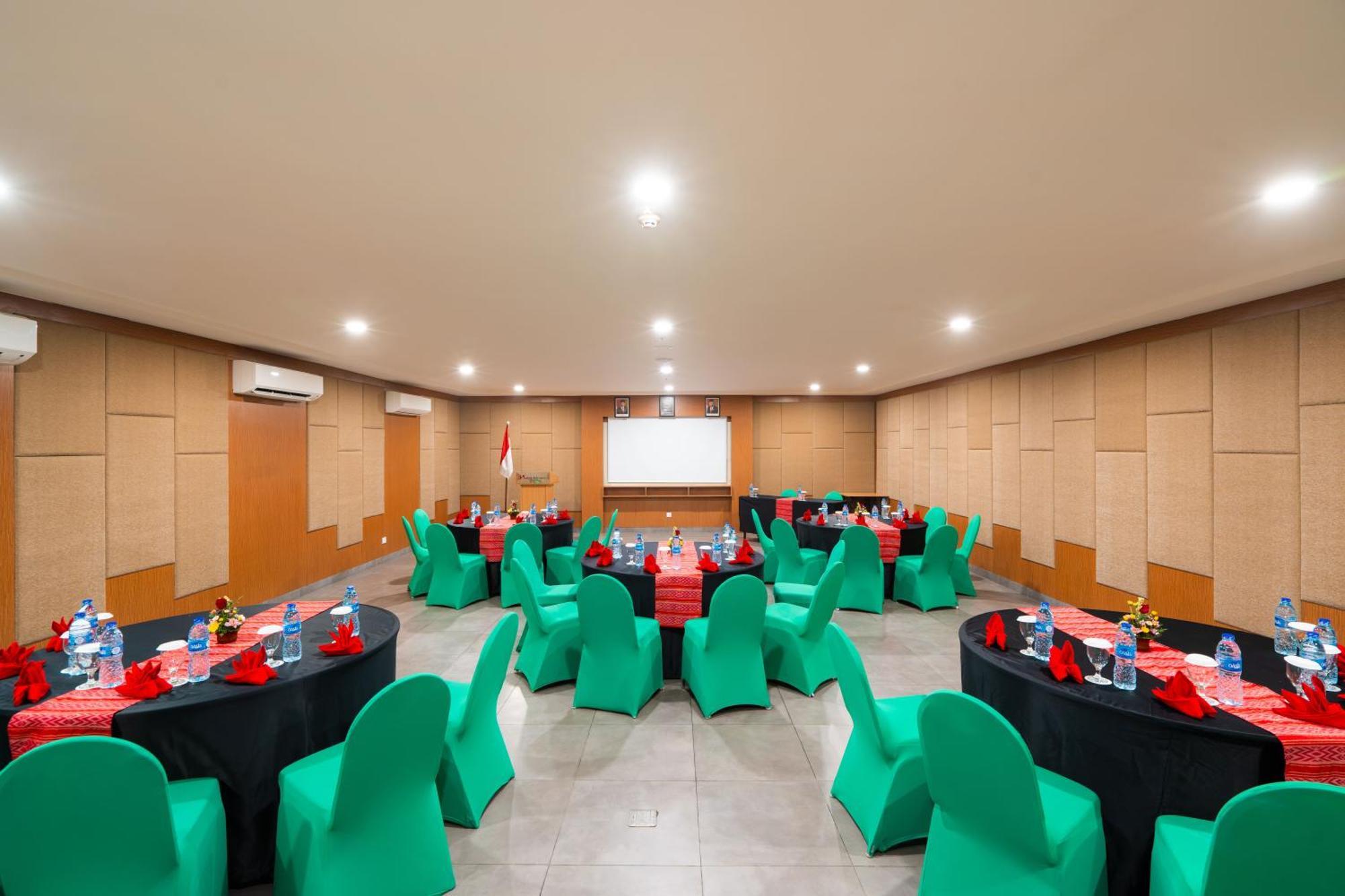 Hotel Swiss-Belexpress Kuta Legian Exteriér fotografie